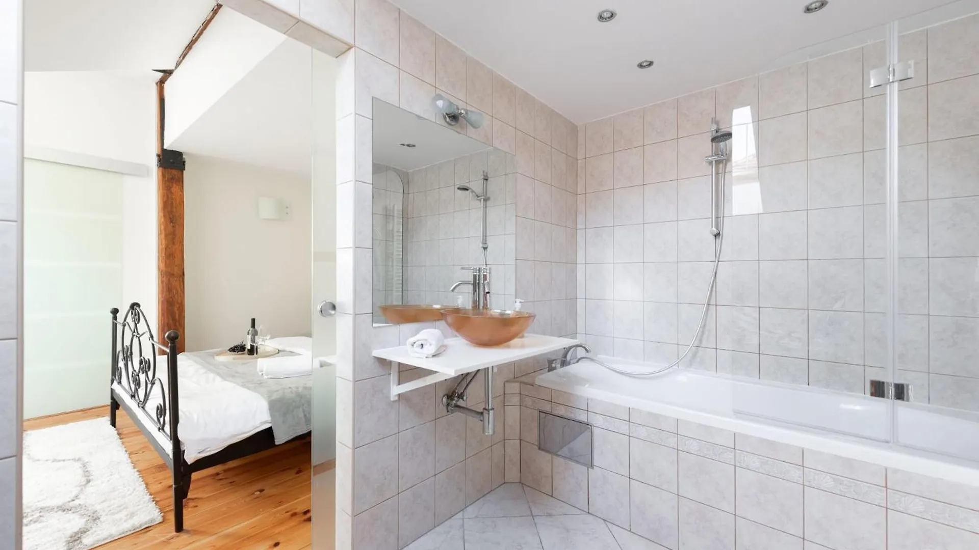 Stylish 2-Level Apartment Near The National Theatre Praga