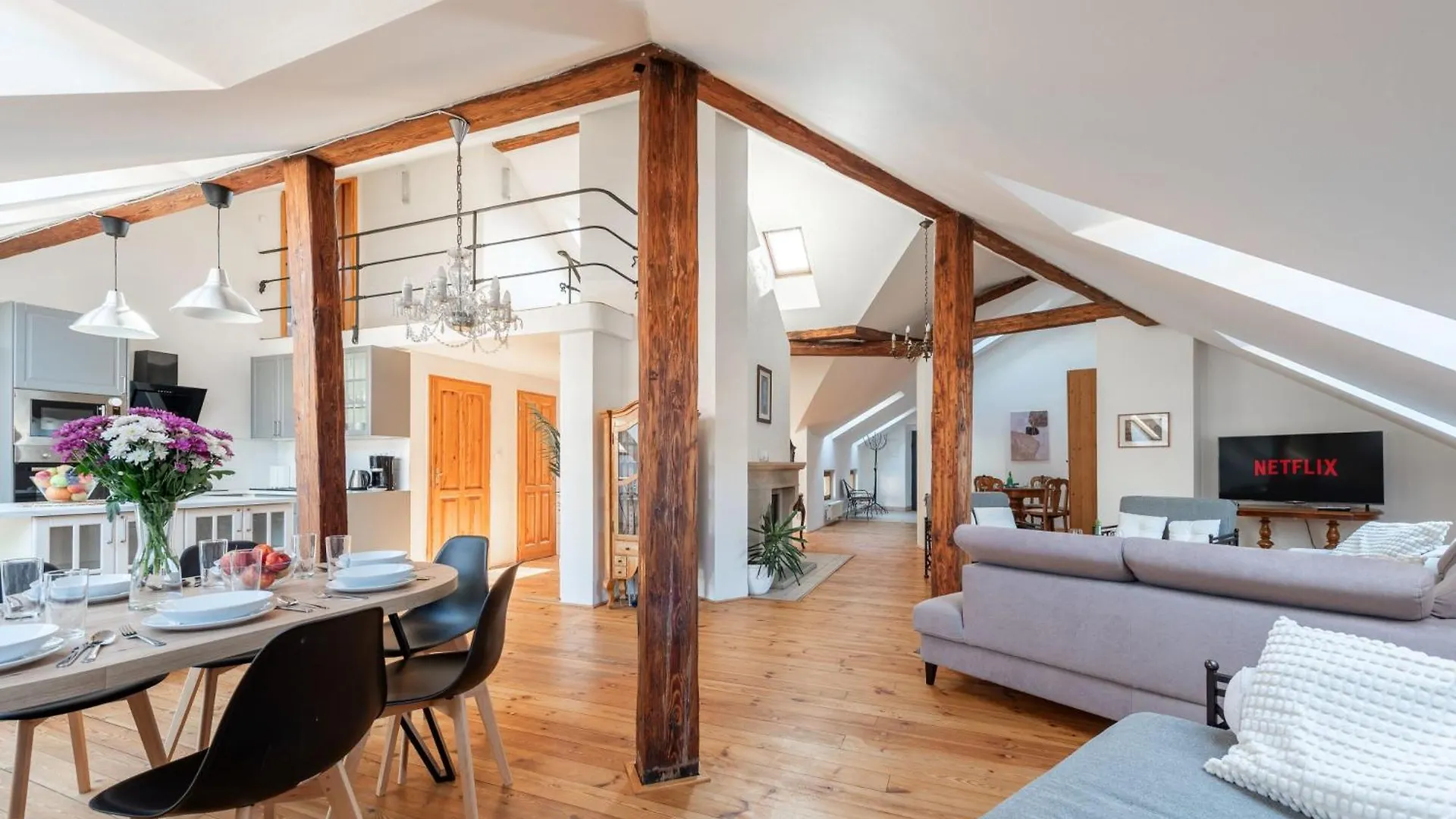Stylish 2-Level Apartment Near The National Theatre Praga 0*,  Czechy