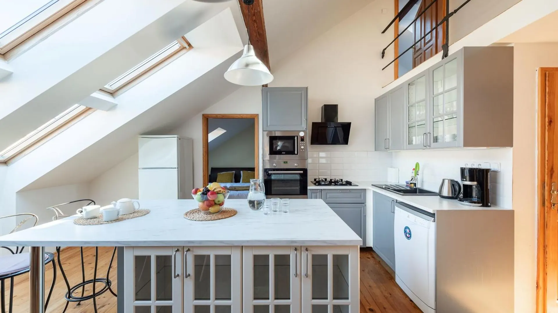 Stylish 2-Level Apartment Near The National Theatre Praga